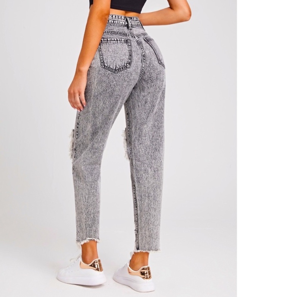 High Waisted Ripped Raw Hem Cropped Jeans - Picture 4 of 5